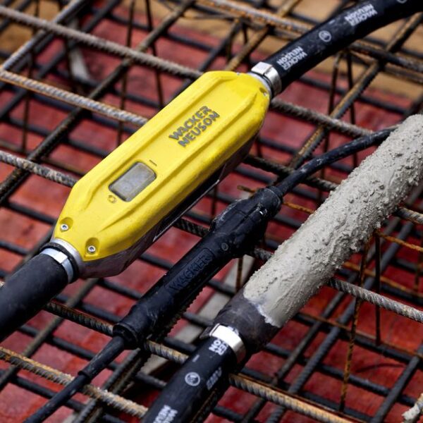 Vibrator de beton cu convertizor integrat Wacker Neuson IRFU58/230, cap vibrant 58 mm, arbore flexibil 5 m, frecventa 200 Hz - imagine 2
